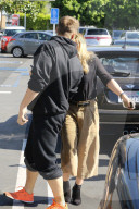 PEOPLE - Hilary Duff und Jason Walsh turteln in Beverly Hills
