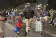 NEWS - Paris: Wildes Flüchtlings-Camp an der Stalingrad-Station geräumt