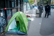 NEWS - Paris: Wildes Flüchtlings-Camp an der Stalingrad-Station geräumt