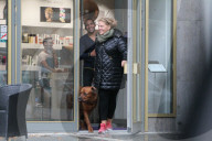 EXKLUSIV - Cindy aus Marzahn ganz Privat beim Bummeln in Berlin