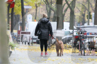 EXKLUSIV - Cindy aus Marzahn ganz Privat beim Bummeln in Berlin