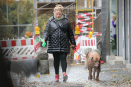 EXKLUSIV - Cindy aus Marzahn ganz Privat beim Bummeln in Berlin