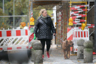 EXKLUSIV - Cindy aus Marzahn ganz Privat beim Bummeln in Berlin