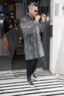 PEOPLE - Robbie Williams und Ayda Field auf dem Weg zur BBC