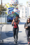 PEOPLE - Kelly Rowland kurz vor dem Abflug