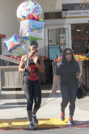 PEOPLE - Kelly Rowland kurz vor dem Abflug
