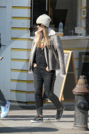 PEOPLE - Happy Family: Olivia Wilde mit ihren Männer in New York unterwegs