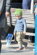 PEOPLE - Happy Family: Olivia Wilde mit ihren Männer in New York unterwegs