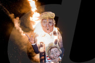 NEWS - Hier geht Donald Trump in Flammen auf