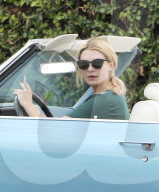 PEOPLE - Mischa Barton mit dem Cadillac in Hollywood unterwegs