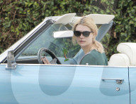 PEOPLE - Mischa Barton mit dem Cadillac in Hollywood unterwegs