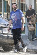 PEOPLE - Ben Affleck bringt die Kids zu einer Geburtstagsparty