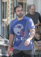 PEOPLE - Ben Affleck bringt die Kids zu einer Geburtstagsparty
