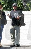 PEOPLE - Busy: Robert De Niro auf dem Filmset in Hollywood