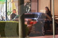 PEOPLE - George Clooney geht ihne Amal im Kazu essen