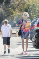 PEOPLE - Sharon Stone mit Sohn Soan in Los Angeles unterwegs