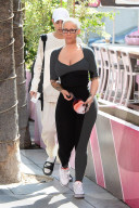 PEOPLE - Amber Rose gut gelaunt in Los Angeles unterwegs