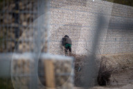 NEWS - Mauer trennt Anwohner von einem FlÃ¼chtlingsheim in MÃ¼nchen