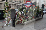 PEOPLE - London: Blumen für den tödlich verunfallten Prinz Filippo Corsini 