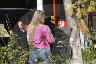 EXKLUSIV - Miley Cyrus mit Liam Hemsworth in LA unterwegs
