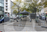 NEWS - Paris: An der Rue de Flandres werden Absperr-Gitter  aufgestellt