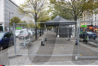 NEWS - Paris: An der Rue de Flandres werden Absperr-Gitter  aufgestellt