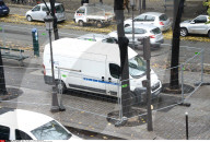 NEWS - Paris: An der Rue de Flandres werden Absperr-Gitter  aufgestellt