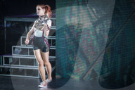 PEOPLE - Lindsey Stirling virtuos auf der Bühne in Austin