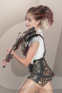PEOPLE - Lindsey Stirling virtuos auf der Bühne in Austin