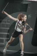 PEOPLE - Lindsey Stirling virtuos auf der Bühne in Austin