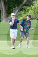 EXKLUSIV - Nick Jonas raucht auf dem Golfplatz in Honolulu