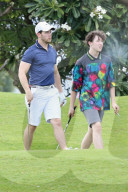 EXKLUSIV - Nick Jonas raucht auf dem Golfplatz in Honolulu