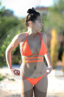 EXKLUSIV - Chloe Goodman zeigt im Bikini ihre Blinddarm-Op Narben