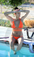 EXKLUSIV - Chloe Goodman zeigt im Bikini ihre Blinddarm-Op Narben