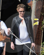 EXKLUSIV - Die schwangere Katherine Heigl in LA unterwegs
