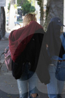 PEOPLE - Suki Waterhouse mit ihrer Schwester Immy 'undercover' unterwegs