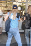 PEOPLE - Suki Waterhouse mit ihrer Schwester Immy 'undercover' unterwegs