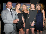 PEOPLE - Stolzer Papa: Sylvester Stallone mit seinen Töchtern an den Golden Globe Awards in LA