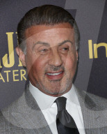 PEOPLE - Stolzer Papa: Sylvester Stallone mit seinen Töchtern an den Golden Globe Awards in LA