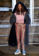 PEOPLE - Promis bei der Präsentation der 'Stella McCartney Menswear Collections' in London