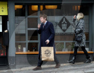 EXKLUSIV - Kate Moss mit Nikolai Van Bismark in London unterwegs