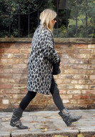 EXKLUSIV - Kate Moss mit Nikolai Van Bismark in London unterwegs
