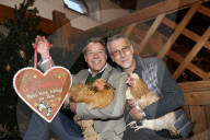 PEOPLE - Weihnachtsmarkteröffnung auf dem Gut Aiderbichl