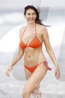 EXKLUSIV - Queensland: Lisa Snowdon entspannt sich vor dem 'Junge Camp' am Beach 