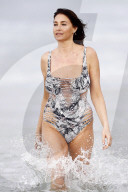 EXKLUSIV - Queensland: Lisa Snowdon entspannt sich vor dem 'Junge Camp' am Beach 