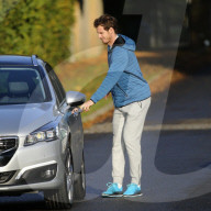 EXKLUSIV - Andy Murray in Surrey unterwegs