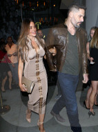 PEOPLE - Sofia Vergara zeigt ihre Kurven im Ausgang mit ihrem Ehemann Joe Manganiello