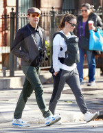 PEOPLE - Olivia Wilde und Jason Sudeikis gehen mit Baby Daisy spazieren