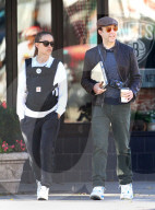 PEOPLE - Olivia Wilde und Jason Sudeikis gehen mit Baby Daisy spazieren