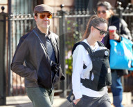 PEOPLE - Olivia Wilde und Jason Sudeikis gehen mit Baby Daisy spazieren